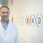 El bioquímico Walter Bozzo, subdirector técnico del Banco Nacional de Datos Genéticos. Créditos: Prensa y difusión del Ministerio de Ciencia