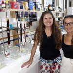 María Gabriela Ortega (izq.) y María Daniela Santi, investigadoras del Instituto Multidisciplinario de Biología Vegetal, que depende del CONICET y de la Universidad Nacional de Córdoba.
