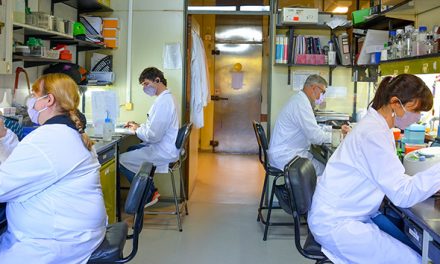 COVID-19: El Instituto Leloir, el CONICET y la compañía biotecnológica Vaxinz firman acuerdo para el desarrollo de una vacuna de segunda generación