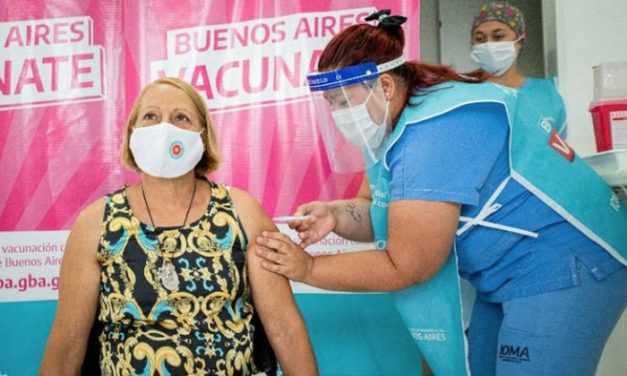 Estudio argentino evidencia la necesidad de una tercera dosis de vacuna a fin de montar una efectiva respuesta de anticuerpos frente a la variante Ómicron