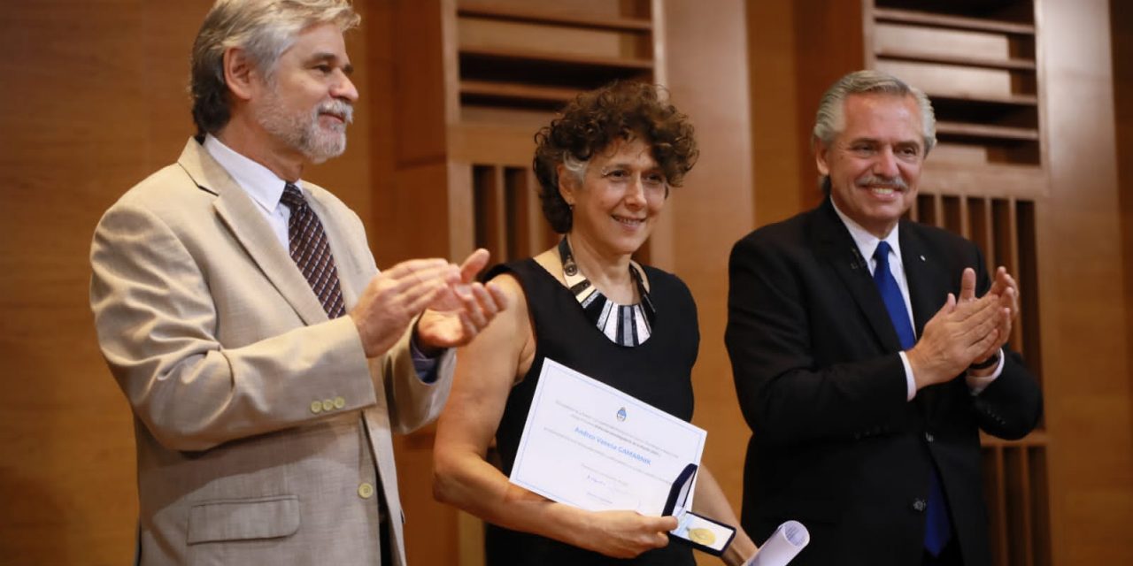 Andrea Gamarnik, jefa del Laboratorio de Virología Molecular de la Fundación Instituto Leloir, fue distinguida como Investigadora de la Nación 2022
