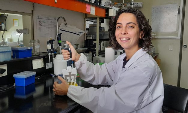 Premio Fima Leloir 2023 para una joven científica que busca desarrollar nuevas estrategias contra bacterias que causan enfermedades graves
